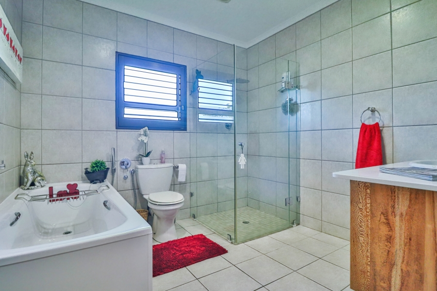 3 Bedroom Property for Sale in Lovemore Park Eastern Cape